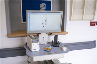 hc50-zd510-hc-connect-cradle-liggend-op-cow-wagen